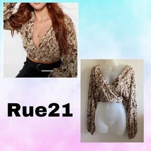 Rue21 medium top nwot crop top